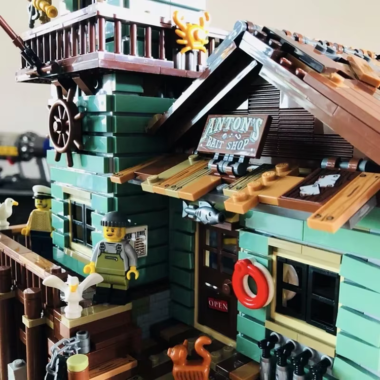 Fischerhaus am Hafen – detailreiches Klemmbaustein-Set mit 2.049 Teilen | LEGO®-kompatibel